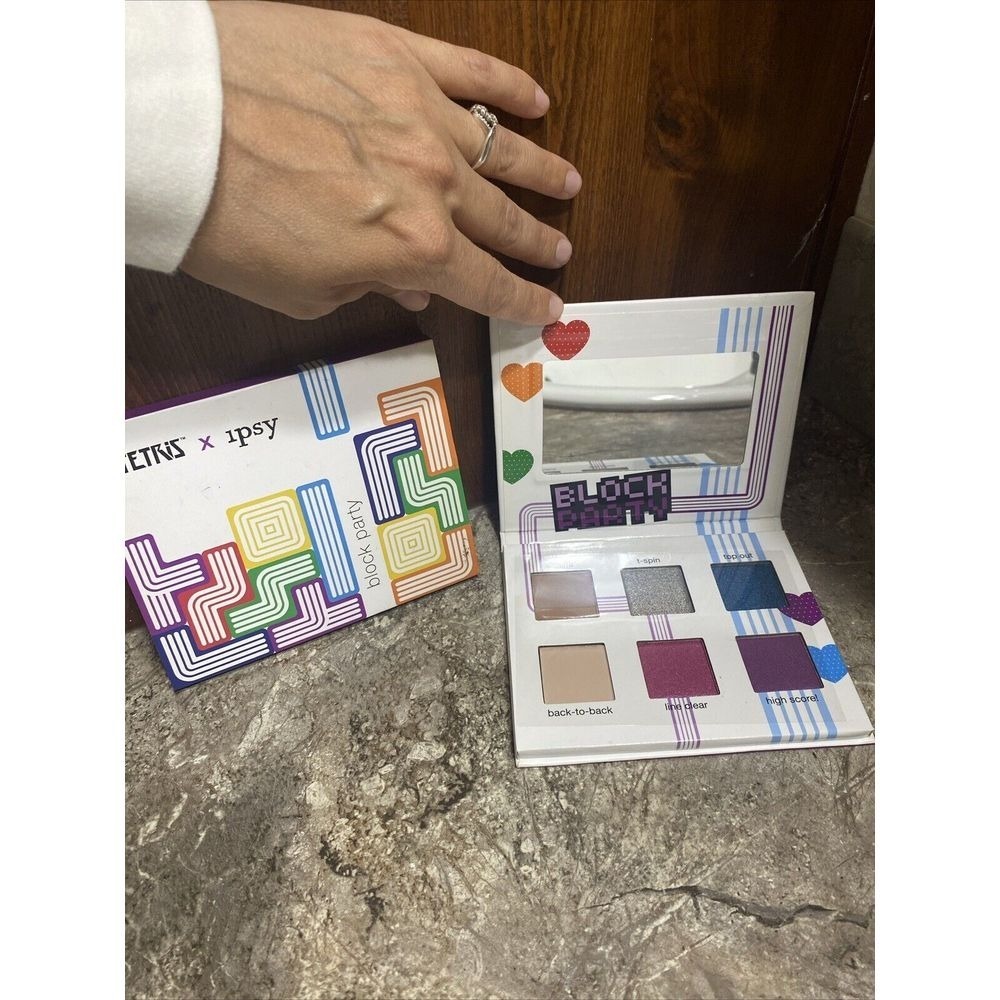 Tetris x Ipsy Block Party Eyeshadow Palette • 0.476 Oz New In‎ Box